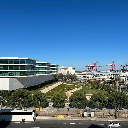 And River Views Лісабон